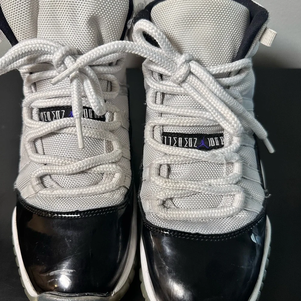 Jordan 11 Retro GS Concord. Size 7Y. Limited edition from 2018.